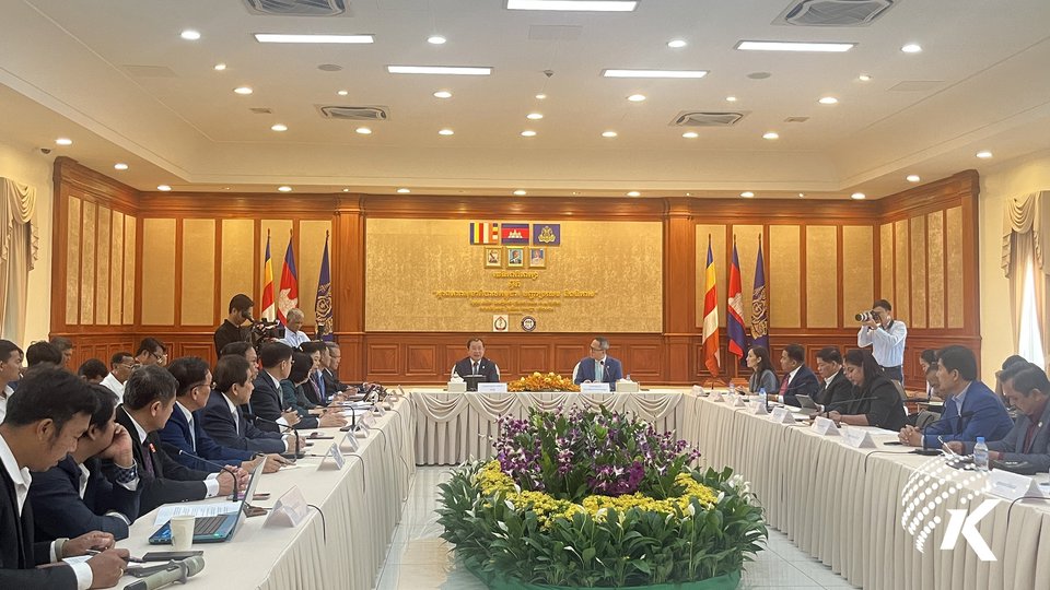 アンド Up To 250,000 Cambodians Travel Abroad for Medical Care | Kiripost