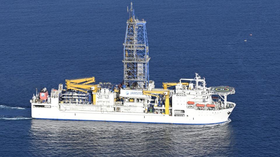 Mv Ruri Earth Japan Retrieves Rare Earth-Rich Mud From Seabed To Lower Reliance on ...