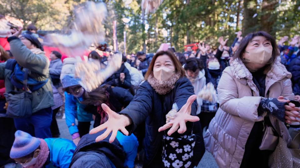 Photos of a Bean-Throwing Ritual to Celebrate Seasonal Change and Ward ...