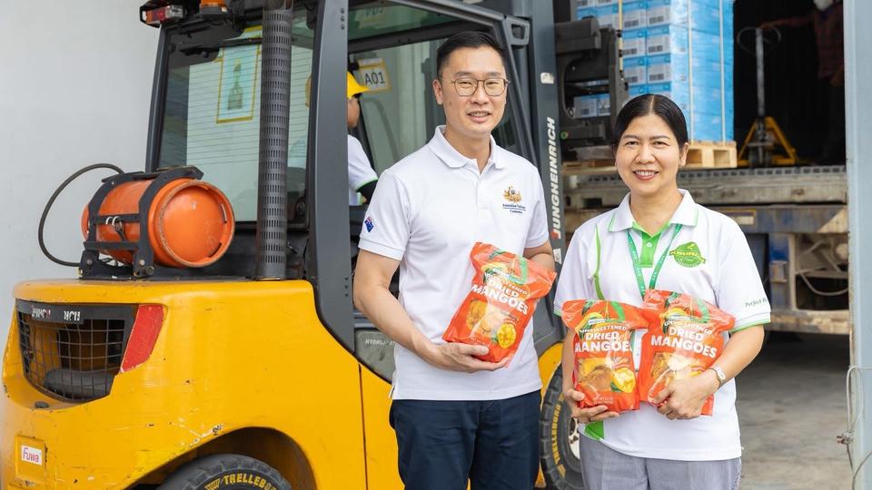 Kirirom Food Production Co., Ltd., exports its first shipment of 20 metric tonnes of dried mangoes to Australia. Kiripost via the Australian Embassy in Cambodia