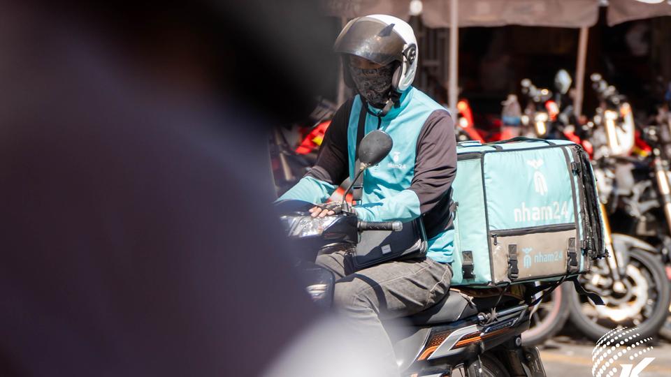 Homegrown Nham24 and one of Southeast Asia’s leading apps Grab are merging into one unified platform, with new and improved features to integrate their food delivery to offer a “seamless and enhanced” experience for users in Cambodia. Kiripost/Vann ChanThada