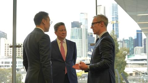 Sun Chanthol, Deputy Prime Minister of Cambodia, talks with Australian investors during the Cambodia Investment Roadmap trip in Australia. Kiripost via Sun Chanthol’s Facebook page