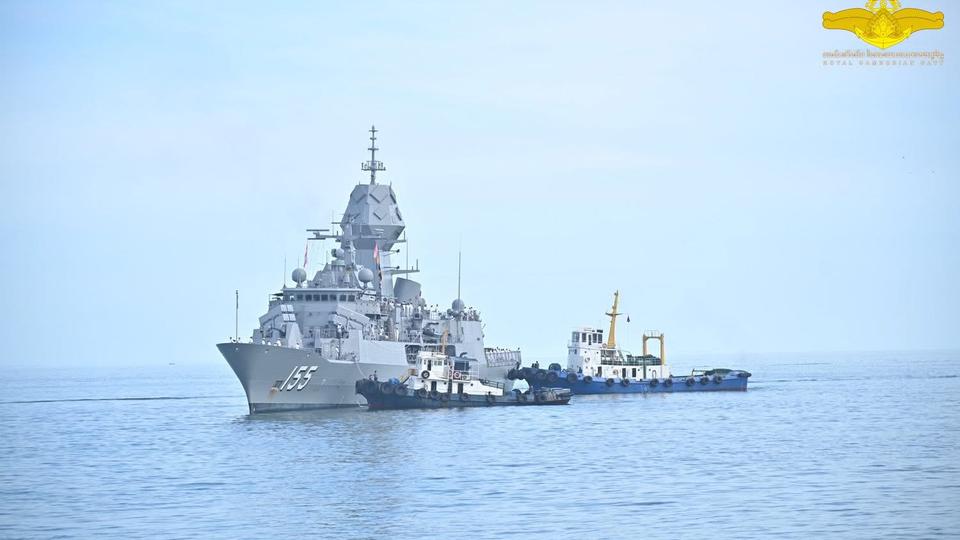 Australian Navy ship HMAS Ballarat (FFH155) docks at Sihanoukville Autonomous Port on October 10. Kiripost via the Royal Cambodian Navy