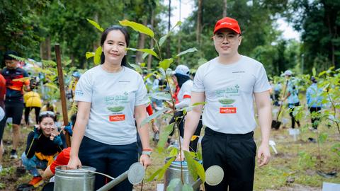 The tree-planting event to plant 1,000 trees in the Angkor temple area of Siem Reap province was organized by Metfone. Kiripost/supplied