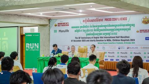 At the press launch, Manulife Cambodia CEO Rotha Chan and NOCC Secretary General H.E. Vath Chamroeun reflected on the marathon’s growth and the mission behind “Run for Longevity.”