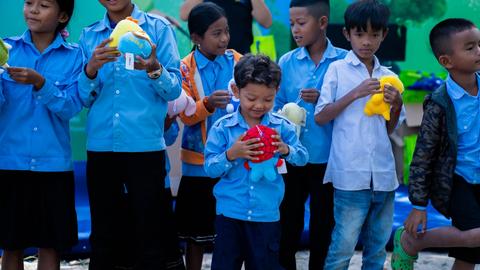 Wing Bank (Cambodia) Plc joined over 300 students at Trab Kor Primary School for a hygiene awareness and gift-giving event marking National Environmental Sanitation Day.