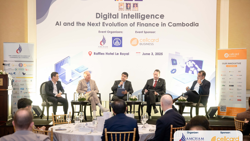 Oudam Rony (centre), Director of Technology Risk and Innovation Supervision Department, National Bank of Cambodia,  speaks at a panel discussion: “AI in Banking – Innovation, Risk, and Regulation”. Kiripost via AmCham Cambodia