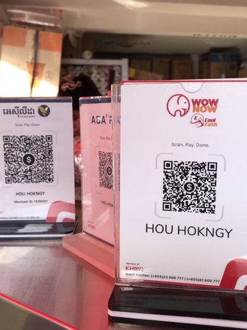 The majority are opting for scanning QR codes or transferring through mobile apps from smartphones for its convenience and flexibility. Kiripost/Prak Chan Thul