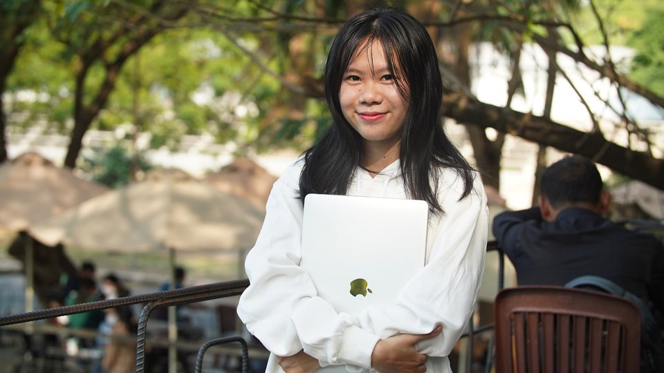 Cambodia’s Female Coder | Kiripost